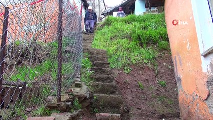 Bir boya sandığı, tek gözü görmeyen baba, 5 kişilik aile