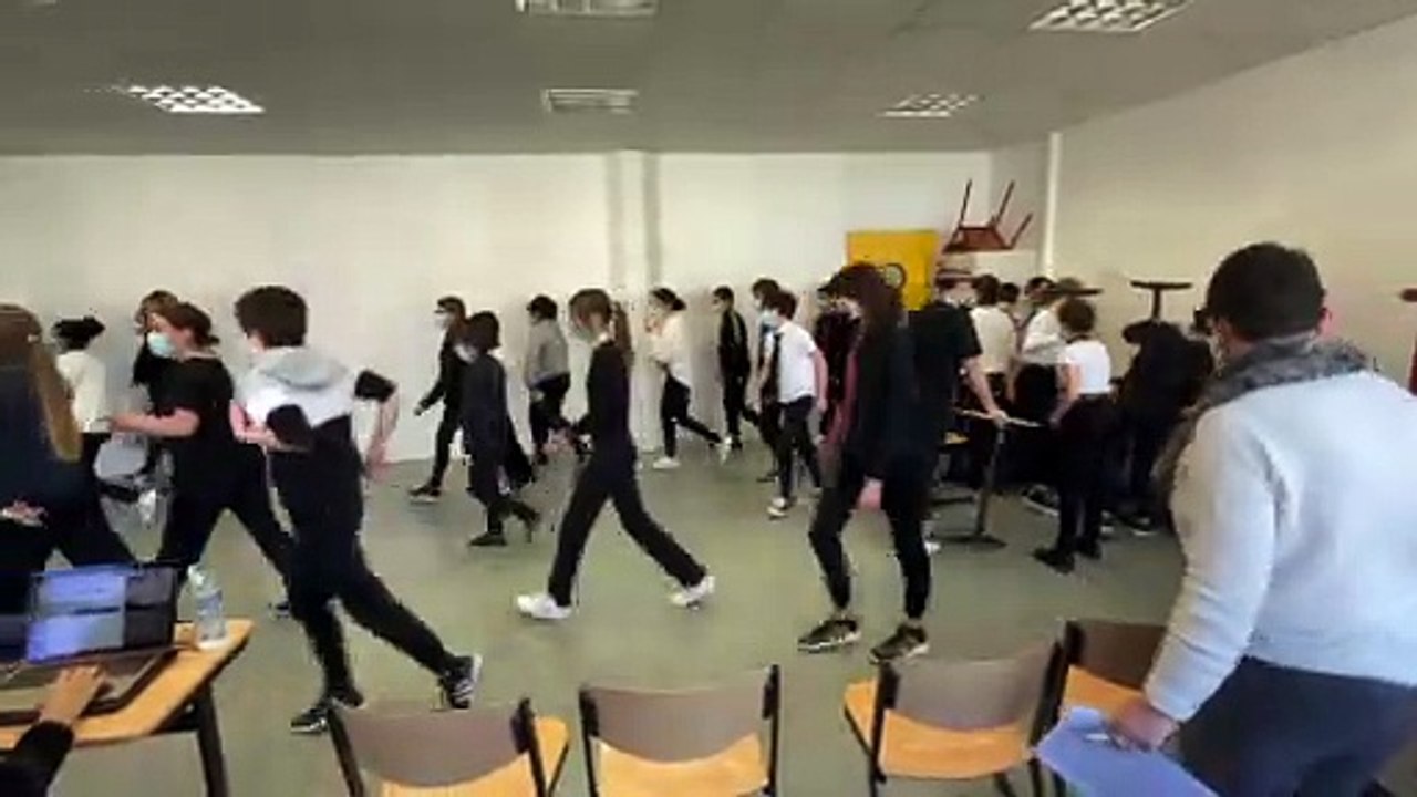 Héro.ïnes - extrait atelier collège George Sand à Châtillon