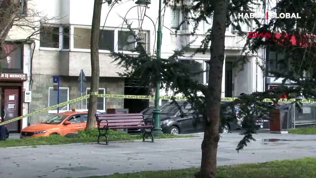 Taksim Gezi Parkı'nda bankta unutulan çanta polisi harekete geçirdi