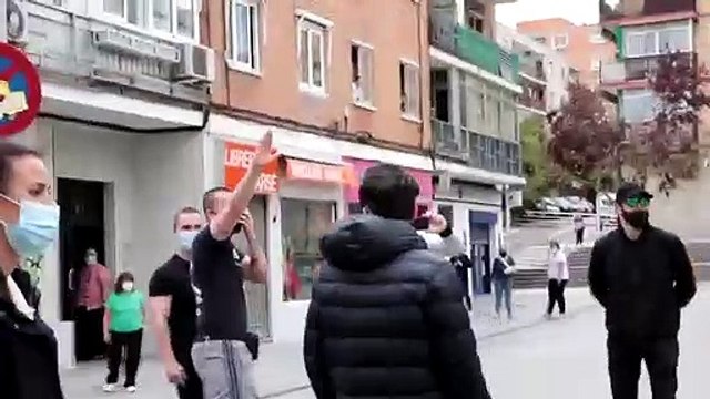 Pablo Iglesias cree que nos chupamos un dedo y se monta una película infumable en Coslada para que se hable de él