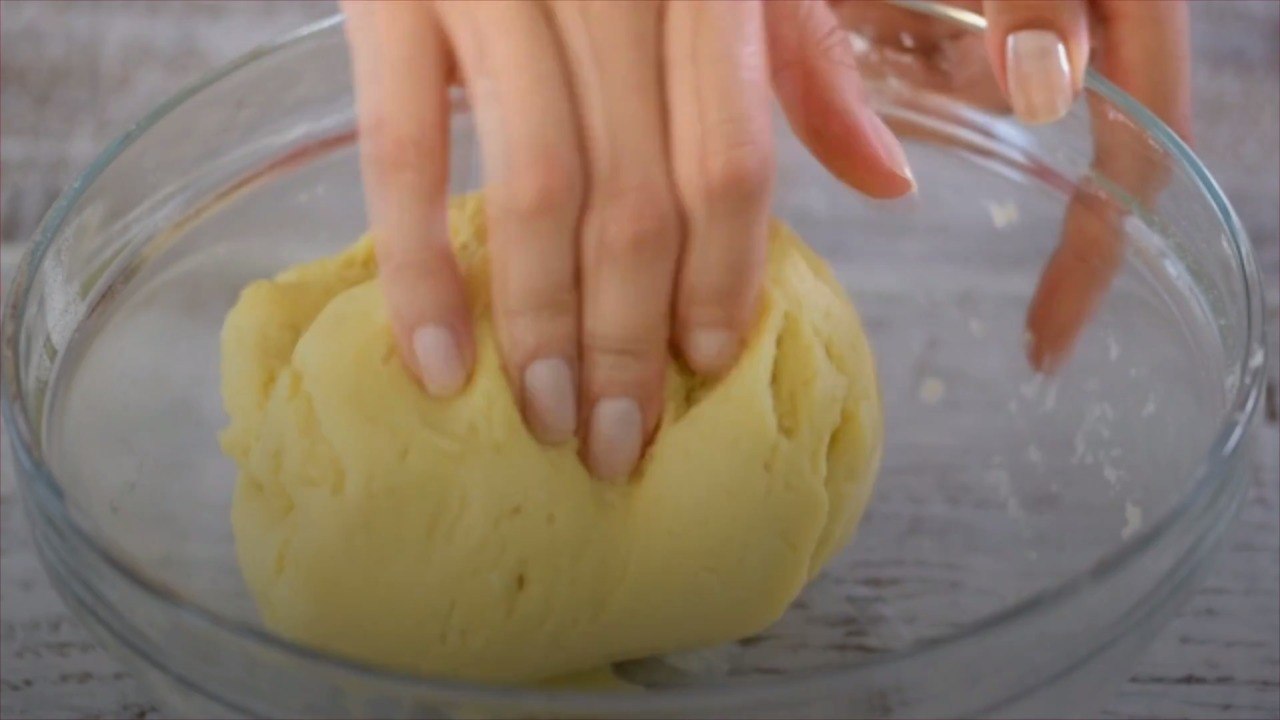 This Simple Hack Makes Cut-Out Cookies So Much...