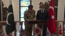 Son dakika haberi | Milli Savunma Bakanı Hulusi Akar, Pakistan Genelkurmay Başkanı Nadeem Raza'yı kabul etti