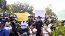 Trabajados suspendidos vuelven a protestar en Pedernales