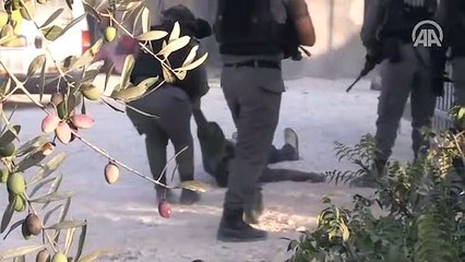 İsrail Batı Şeria'da Filistinlilere ait 4 evi yıktı