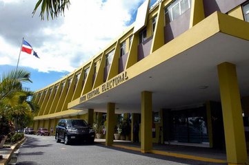 Salario a suplentes de la JCE emula decisiones del TSE y Defensor del Pueblo