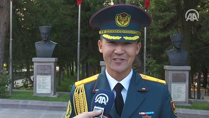 Cumhurbaşkanı Erdoğan'dan Kırgız teğmenlere jest