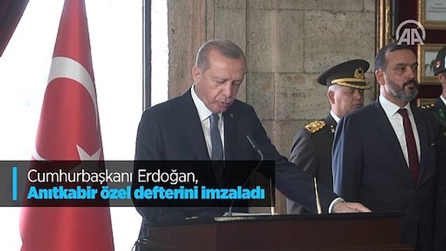 Cumhurbaşkanı Erdoğan Anıtkabir özel defterini imzaladı