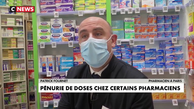 Coronavirus - Dans les pharmacies, la campagne de vaccination peine toujours à prendre son envol en raison d'une pénurie de doses