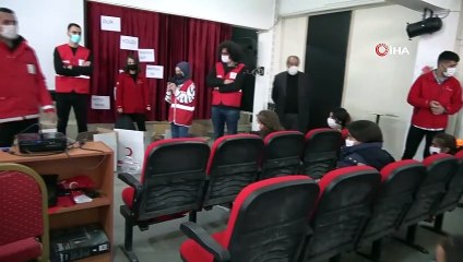 Kızılay’dan öğrencilere yardım eli