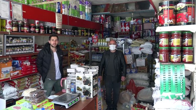 Gizemli hayırsever bakkal bakkal gezip, veresiye defterlerindeki borçları ödedi