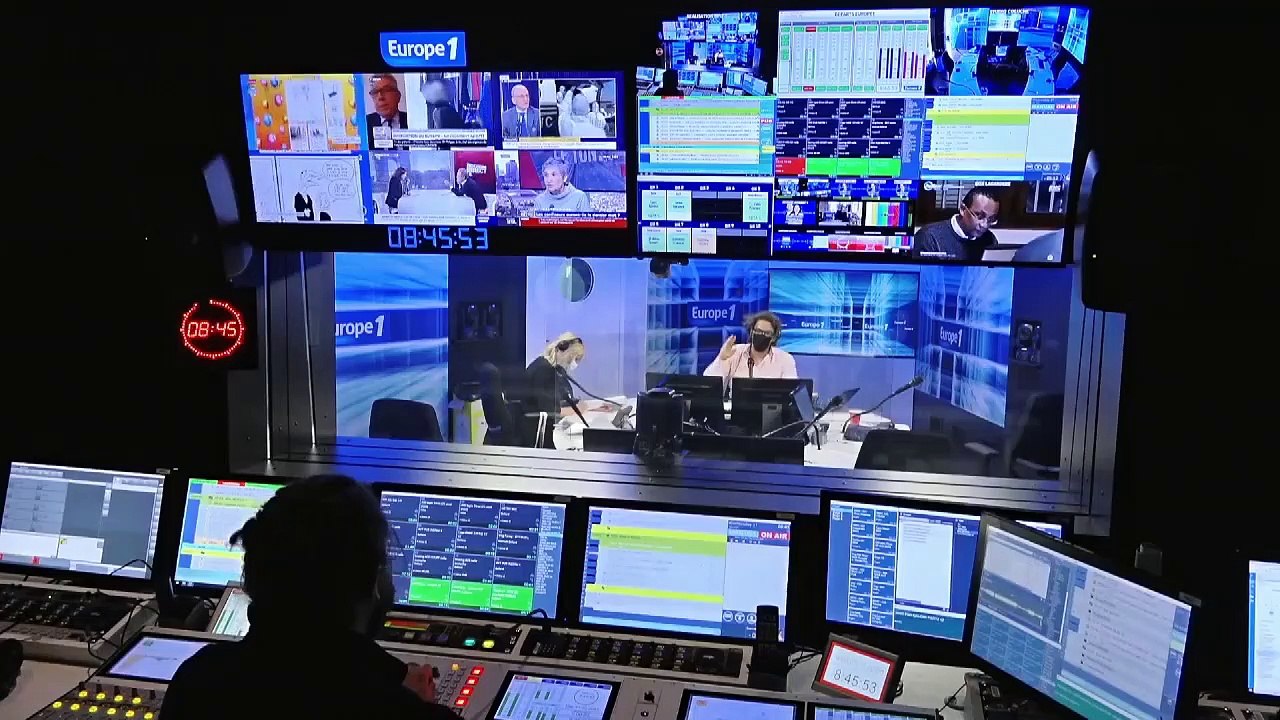 Emmanuel Macron : "Je ne parlerai pas demain, le 1er avril n'est pas le jour idéal" (Canteloup)