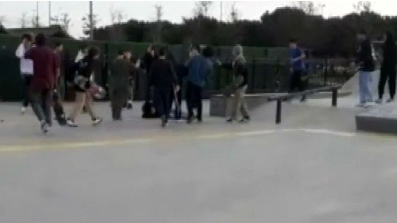 Maltepe’de madde bağımlısı gençler dehşet saçtı: Kaykayla vurup, bıçakla kovaladılar