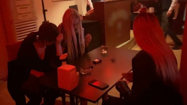 Pavyona çevrilen lokantada yine aynı manzara