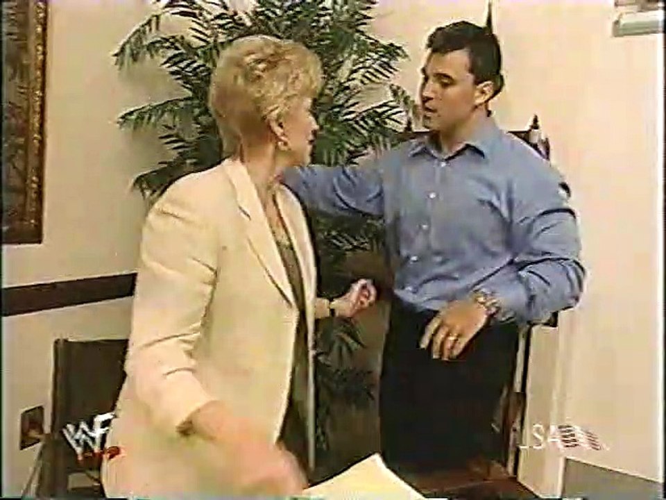 Linda McMahon at work (2000-04-17)