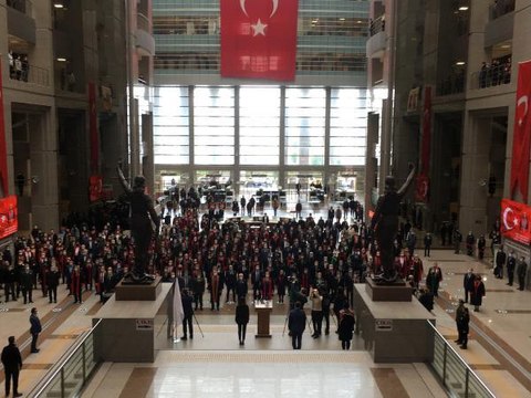 ŞEHİT SAVCI MEHMET SELİM KİRAZ ÖLÜMÜNÜN 6'NCI YILINDA ADLİYEDE ANILDI 2