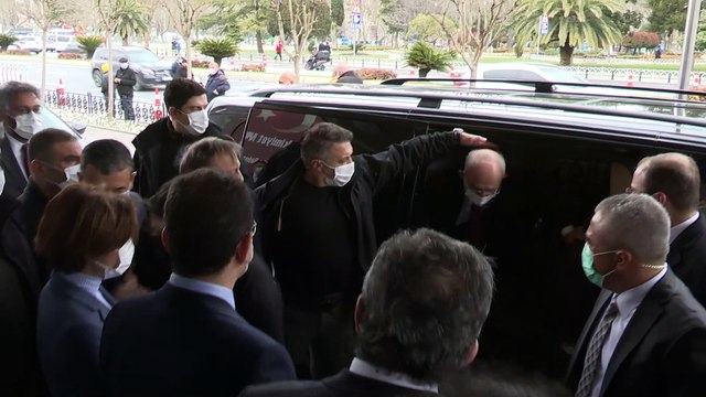 Kılıçdaroğlu ve İmamoğlu, Ahmet İsvan Sergisi'nin açılışına katıldı
