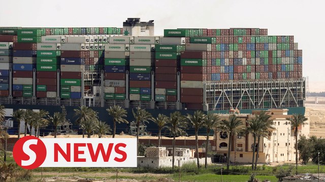 How was the Suez Canal ship freed?