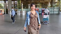 Bigg Boss 14 fame Arshi Khan spotted in Night Suit at Mumbai Airport | FilmiBeat