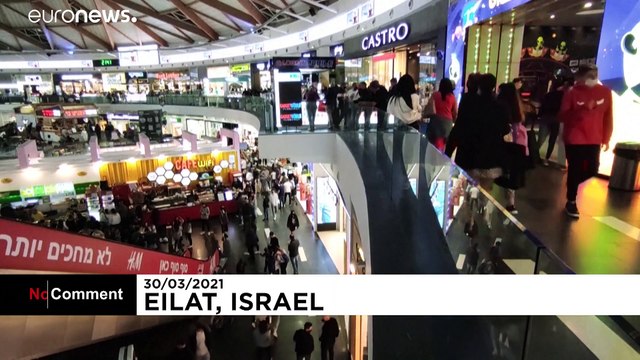 Αγνοούν τα περιοριστικά μέτρα και γεμίζουν τα πάρκα και τις όχθες των ποταμών