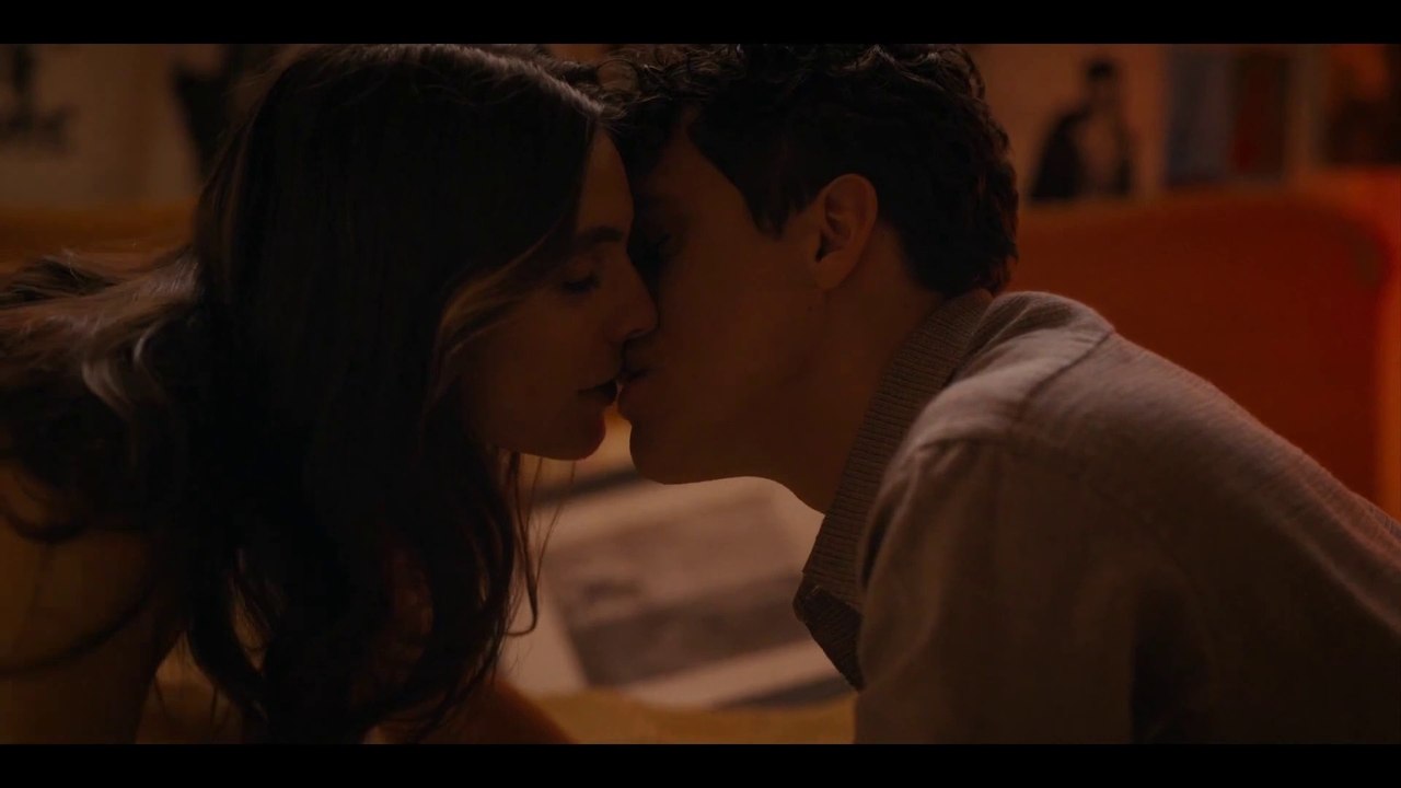 Bridge And Tunnel  Kissing Scene  Jimmy and Jill Sam Vartholomeos and Caitlin Stasey