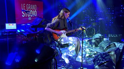 Charlotte Cardin - Meaningless (Live) - Le Grand Studio RTL