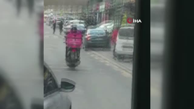 Husumetli iki grup arasındaki silahlı çatışma kameralara yansıdı