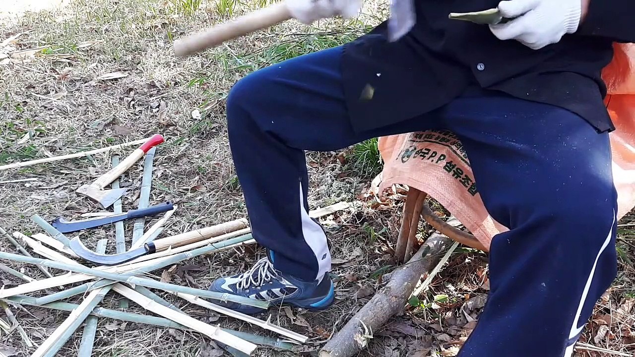 How To Make A Quick Survival Bow And Arrow ; Bamboo