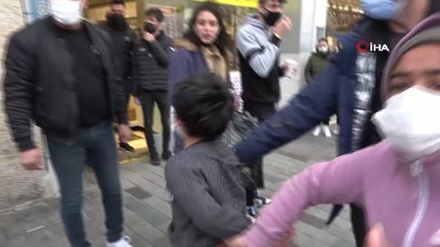 İstiklal Caddesi'nde çocuğa köpek saldırdı