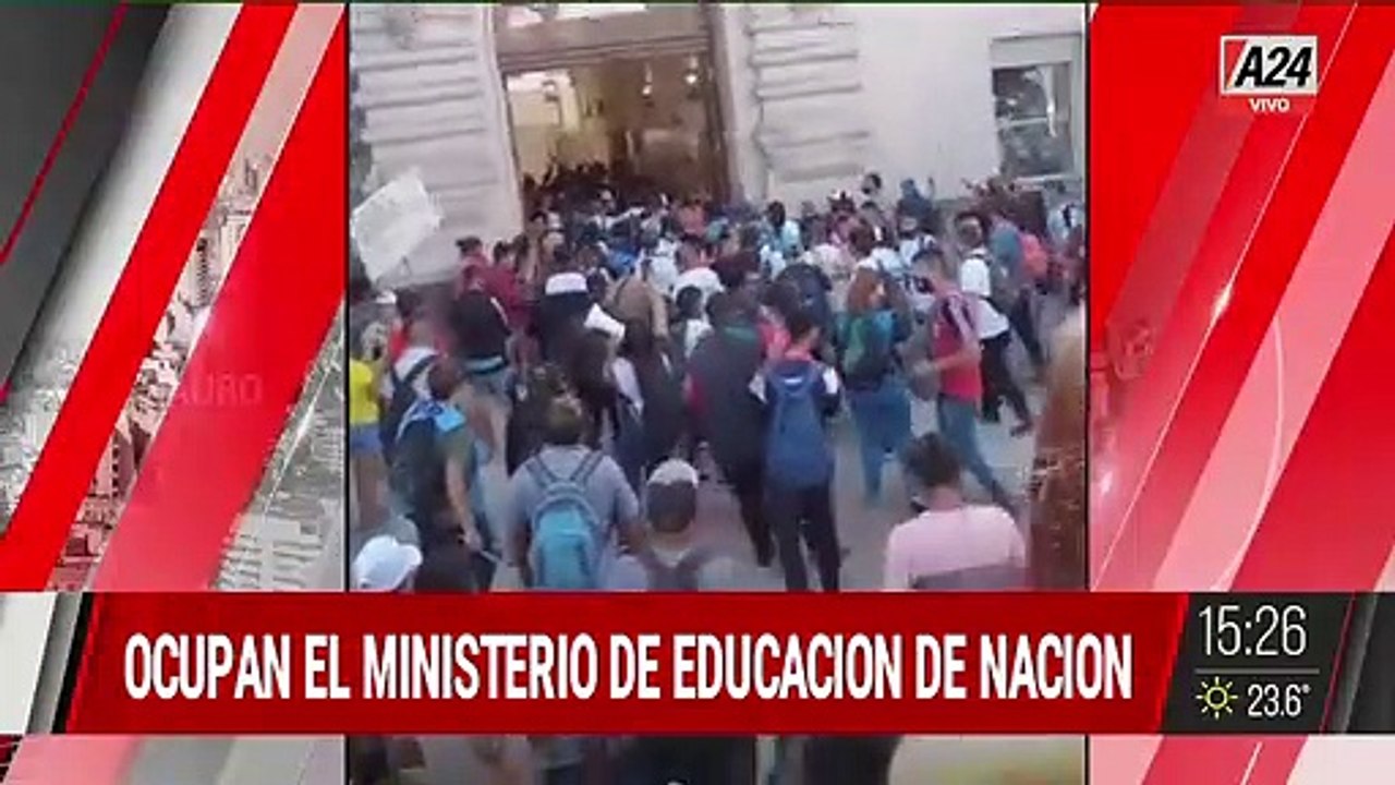 Ocupan el ministerio de Educación de la Nación