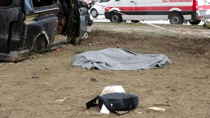 Download Video: Son dakika haberleri! Isparta'da minibüs ile hafif ticari araç çarpıştı: 3 ölü, 1'i bebek 8 yaralı