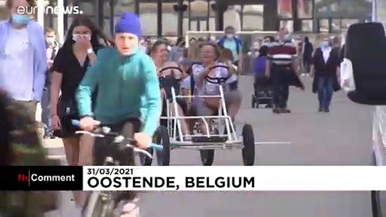 Rekordtemperaturen im März in Belgien ziehen Tausende an den Strand