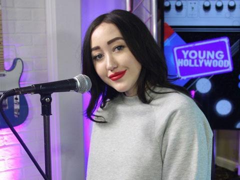 Noah Cyrus Performs Make Me (Cry) Live