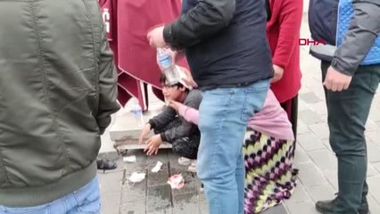 İSTİKLAL CADDESİ'NDE ÇOCUĞA KÖPEK SALDIRDI