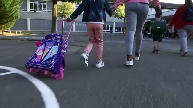 Francia, Macron annuncia blocco di scuole e negozi fino a maggio