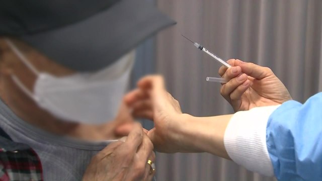 오늘부터 75세 이상 화이자 백신 접종 진행 / YTN