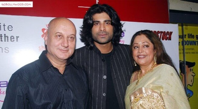 BJP सांसद और एक्ट्रेस किरण खेर को ब्लड कैंसर, भावुक होकर पति अनुपम खेर बोले- 'वो फाइटर हैं...'