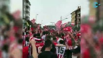 Miles de aficionados del Athletic se saltan las medidas para despedir al equipo antes de la final de Copa