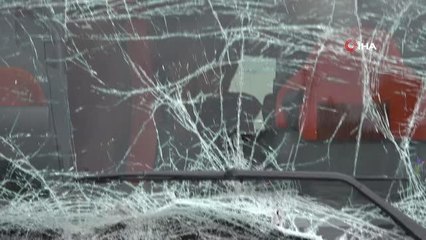 Bursa'da şehirlerarası otobüs tırla çarpıştı: 4 yaralı
