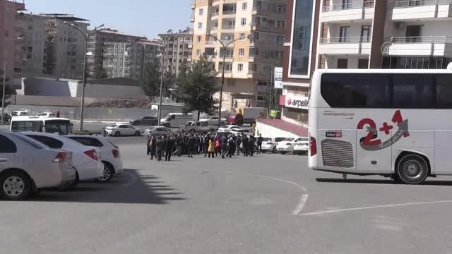 Son dakika haber | Diyarbakır anneleri ve Siirt'ten gelen STK'lardan Teröre Lanet yürüyüşü