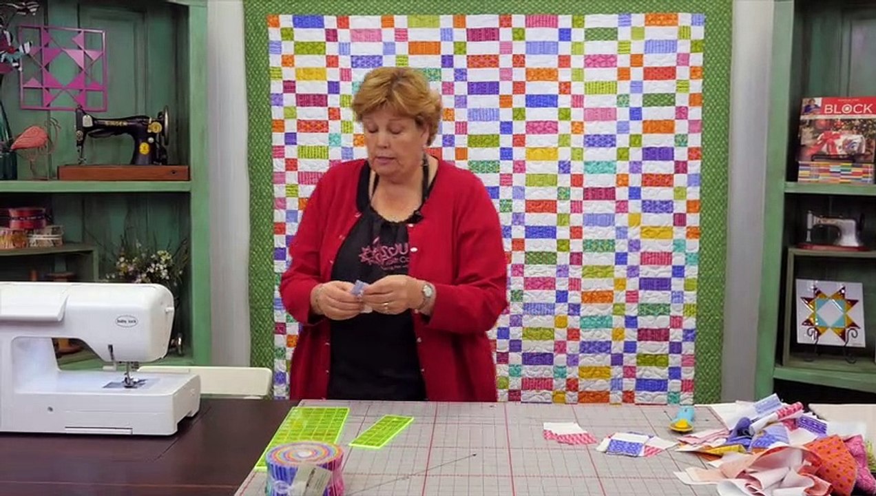 Make A Strips And Four Patch Quilt With Jenny Doan Of Missouri Star! (Video Tutorial)