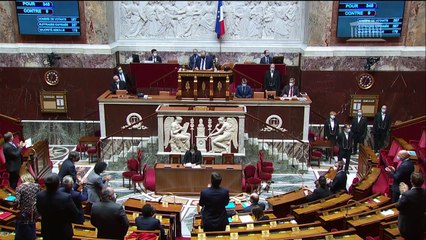 França impõe medidas contra 3ª onda da pandemia