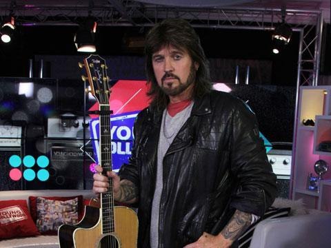 Billy Ray Cyrus Sings for Willie Nelson In His Tour Bus