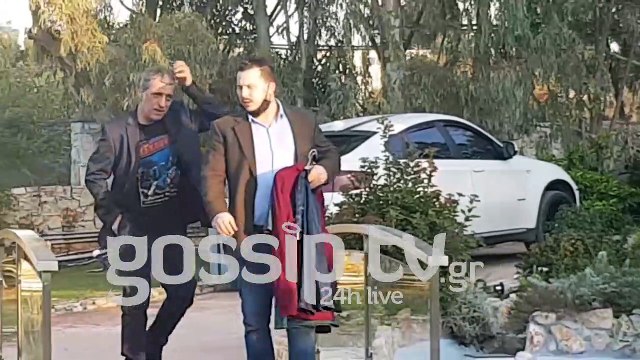 Θέμης Αδαμαντίδης: Η άφιξη του για την τελευταία πρόβα για τη διαδικτυακή συναυλία Ηχογράφημα Αγάπης