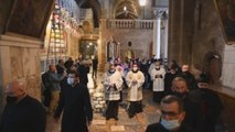 Jerusalén comienza el Jueves Santo con una misa temprana en el Santo Sepulcro