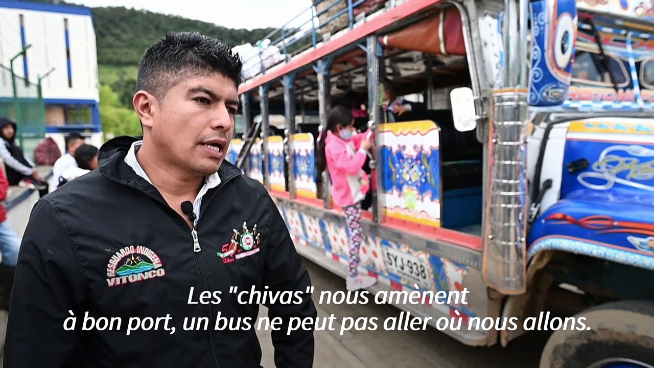 Colombie: sur la piste des "chivas", ces monstres multicolores qui arpentent les montagnes