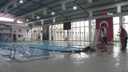 Eskişehir'in rekortmen yüzücüleri Sudem Denizli ve Göksu Doğan yeni hedeflerine hazırlanıyor