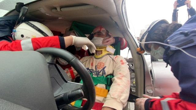 Düzce'de 3 aracın karıştığı trafik kazası tatbikatı gerçeğini aratmadı