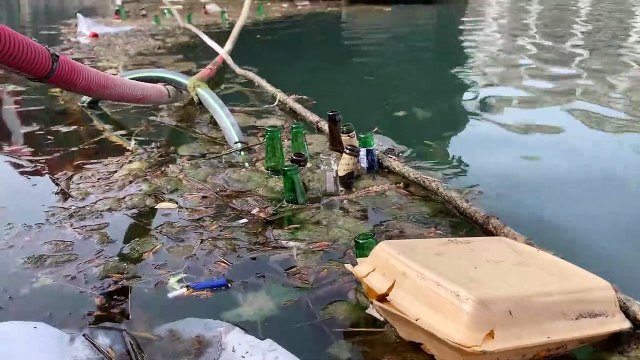 Canal de l'Ourcq encombré par les déchets: « J'ai même vu quelqu'un balancer une machine à laver»