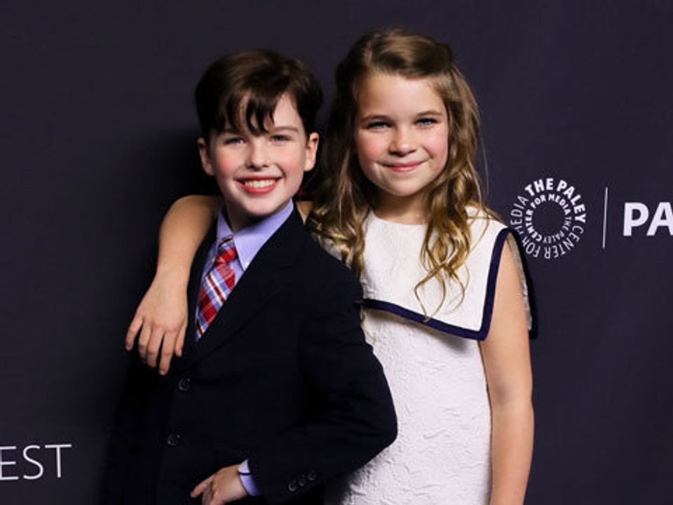 Iain Armitage Talks Loving Freddie Mercury & David Bowie with the Young Sheldon Cast