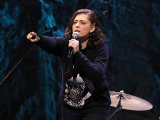 Rachel Bloom Reveals Her Intern Stories at SNL